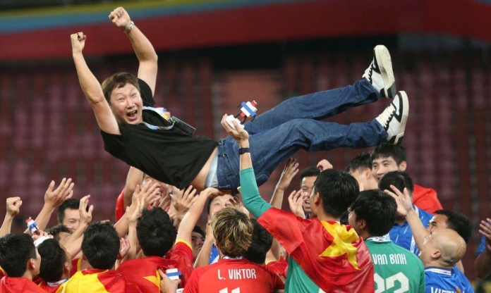 Truyền thông Indonesia nói điều bất ngờ khi HLV Kim Sang Sik không nhận HCV