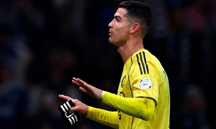 Cristiano Ronaldo đối mặt án treo giò 4 trận