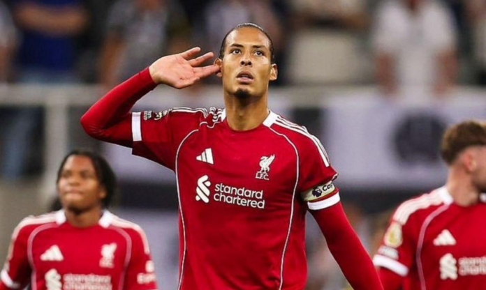 Van Dijk đi vào lịch sử Champions League với cột mốc khó tin