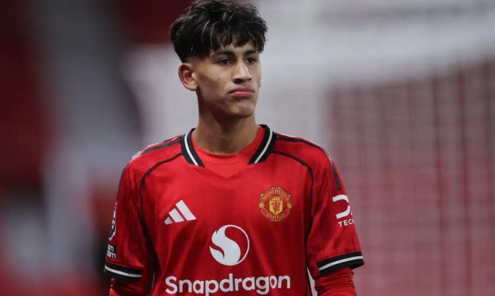 'Messi mới' của MU lại ghi siêu phẩm gây sốt