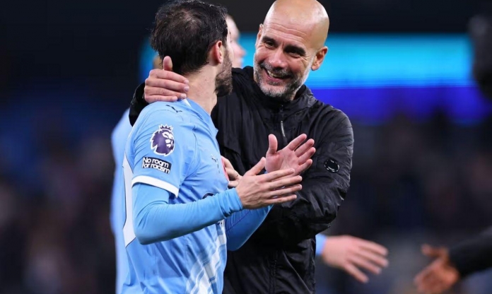 Pep ra tay, Man City chọn đồng đội Messi thay tiền vệ 152 bàn thắng