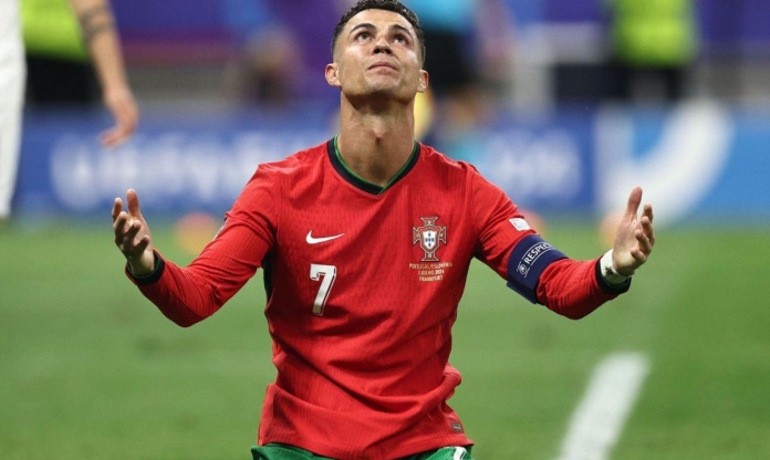 Ronaldo và ĐT Bồ Đào Nha nhận tin không thể buồn hơn trên BXH FIFA