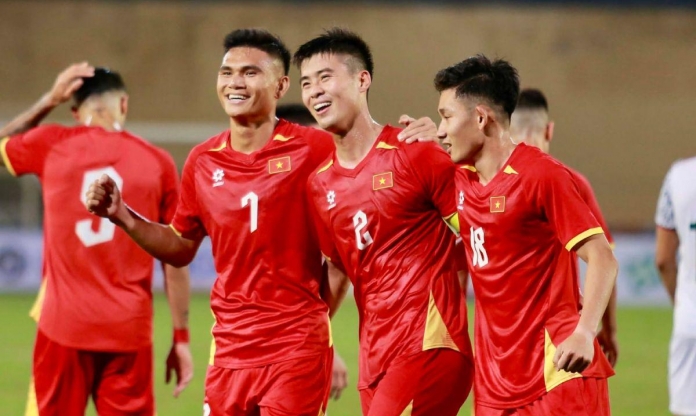 CĐV Malaysia lo lắng khi ĐT Việt Nam thắng 3-0 Bangladesh