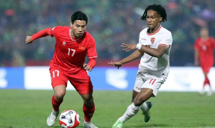 HLV Kim Sang-sik nhận tin cực vui từ 'máy chạy' hàng đầu ĐT Việt Nam