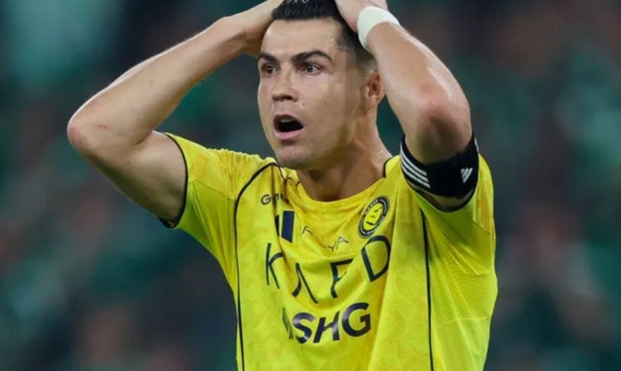 Vừa ghi bàn trở lại, Ronaldo vẫn 'hít khói' 2 ngôi sao Saudi Arabia