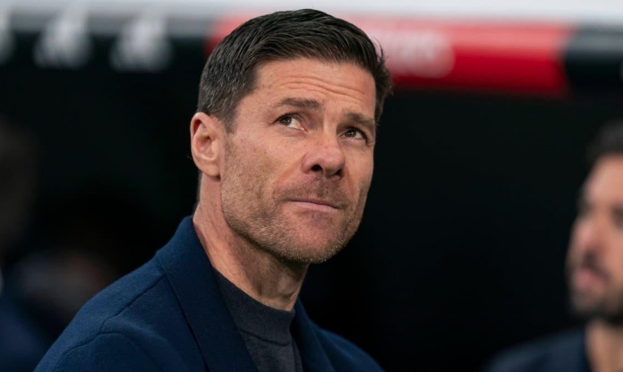 Không đến Liverpool, Xabi Alonso sẽ dẫn dắt đội bóng vĩ đại Ngoại hạng Anh