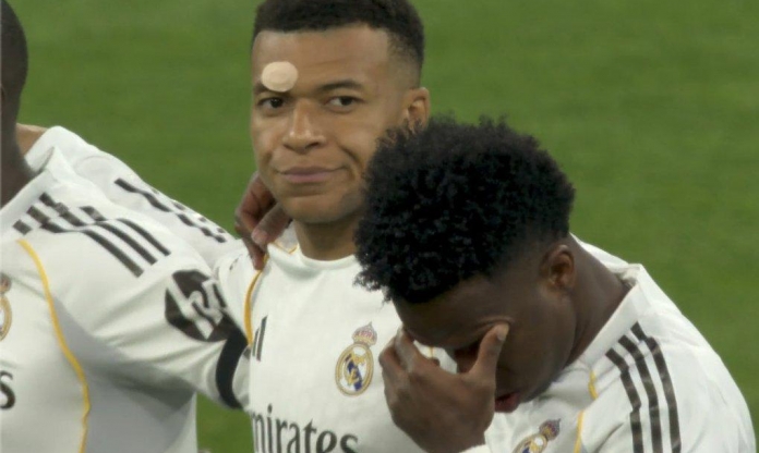 Trận Bayern vs Real chưa đá, Kylian Mbappe đã nổi giận trên sân