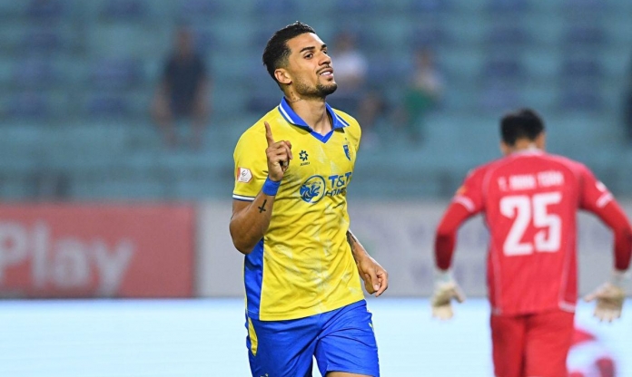 Hoàng Hên thăng hoa với hiệu suất 111 phút/bàn gây sốt V.League