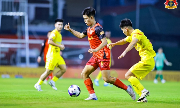 Việt kiều Trần Thành Trung ghi điểm cực lớn trước 2 HLV Hàn Quốc