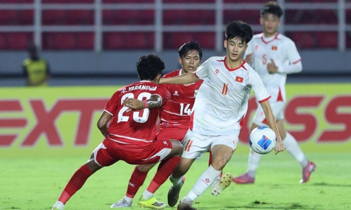 CĐV Thái Lan bùng nổ cảm xúc khi Việt Nam vào bán kết giải AFF