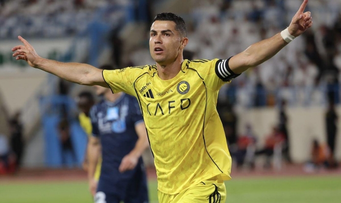 Tiếp quản bến đỗ mới, Ronaldo chốt mua chân sút hàng đầu của MU