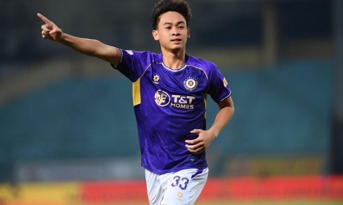 Liên tiếp lập công, trung vệ 20 tuổi cao 1m83 gây sốt V.League