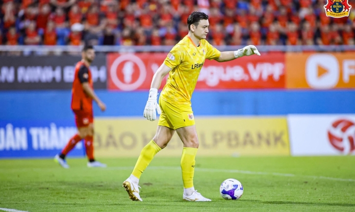 Đội của Hoàng Đức nhận đòn giáng mạnh ở cuộc đua top 3 V.League