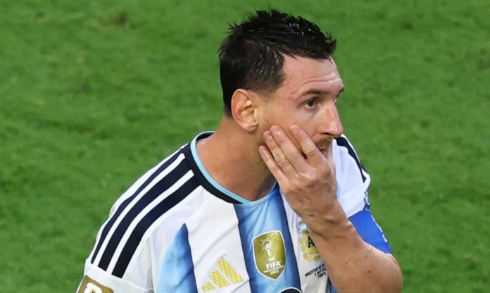 FIFA xử phạt Argentina dù vừa loại Cape Verde
