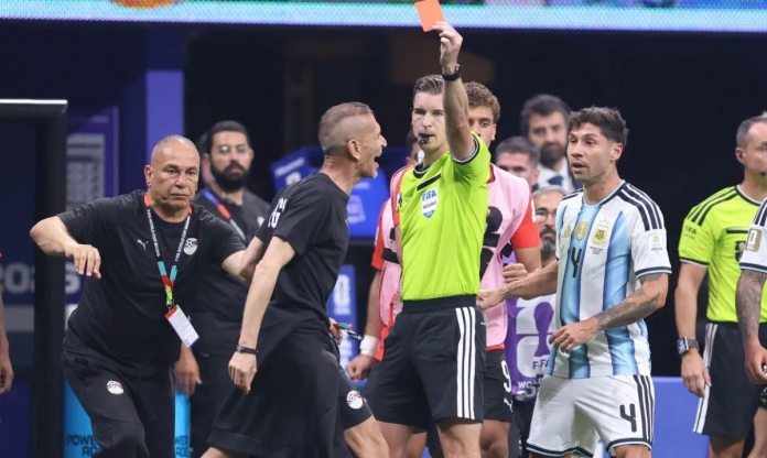 VAR gây bão với 3 tình huống bị tố thiên vị Argentina trước Ai Cập