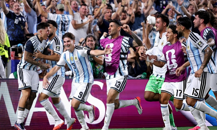 Julian Alvarez lập siêu phẩm, Argentina hẹn Anh ở bán kết World Cup