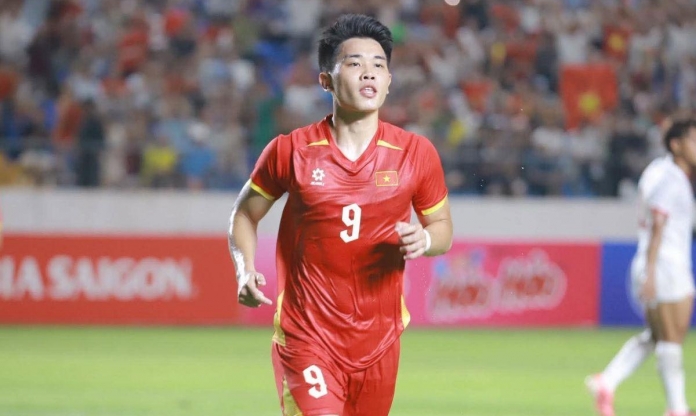Đình Bắc ghi điểm với nghĩa cử đẹp trước trận ra quân AFF Cup 2026