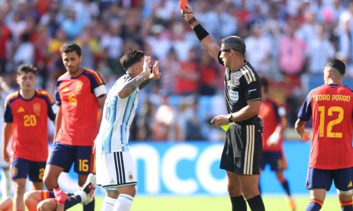 UEFA đáp trả FIFA, quyết thay đổi lớn về công tác trọng tài