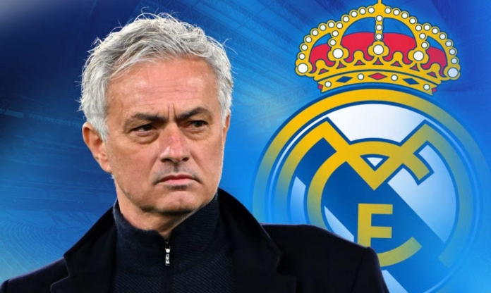 CHÍNH THỨC: Real Madrid chiêu mộ tiền đạo đầu tiên cho Mourinho