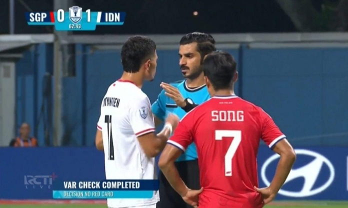 VAR gây tranh cãi dữ dội khi Indonesia bị Singapore loại ở AFF Cup