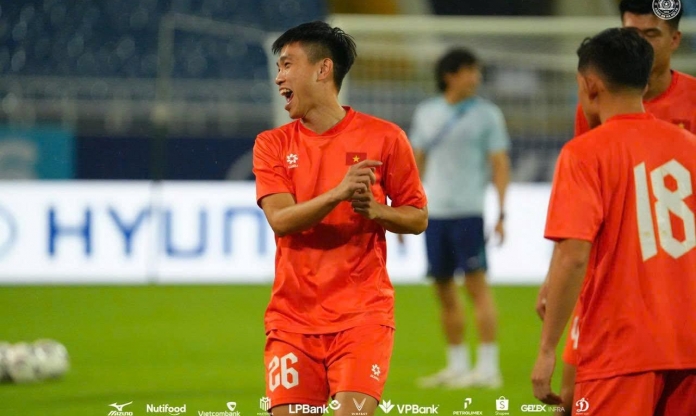 CHÍNH THỨC: Tiền vệ ĐT Việt Nam nhận phán quyết cực vui trước bán kết AFF Cup