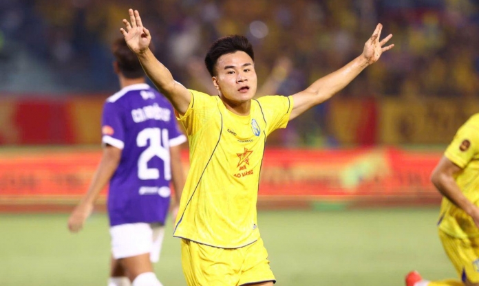 Vừa được dự ASIAD, tiền vệ U23 Việt Nam lập ngay cú đúp sau 4 phút