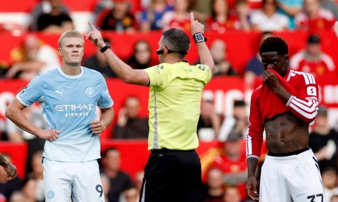 Rõ lý do VAR công nhận bàn thắng Haaland vào lưới MU