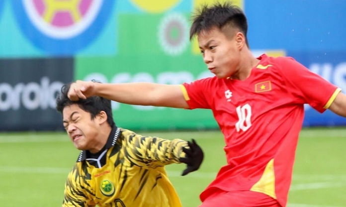 CĐV ĐNÁ phản ứng mạnh khi Việt Nam sút hỏng penalty, thua 3-4 ở World Cup
