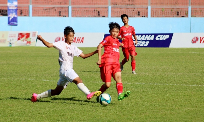 Đàn em Văn Toàn, Công Phượng thẳng tiến vào bán kết