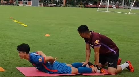 VIDEO: Cận cảnh buổi tập của U23 Việt Nam trước ngày sang Thái Lan đá giải