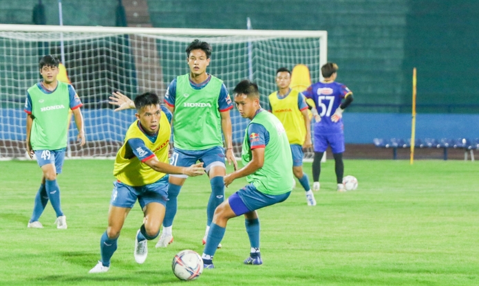 Ngôi sao Việt kiều của U23 Việt Nam cùng nhiều cầu thủ bất ngờ nghỉ tập