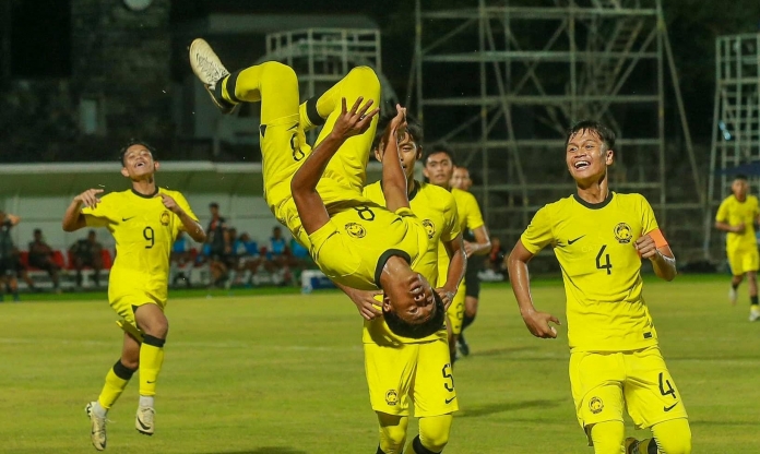 Đánh bại đối thủ 5 bàn không gỡ, Malaysia xếp trên Thái Lan