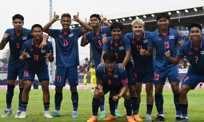 CĐV Thái bất ngờ gọi tên Việt Nam sau trận thắng Malaysia
