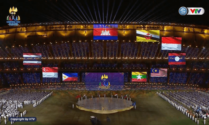 Campuchia lại để xảy ra sự cố về quốc kỳ Việt Nam tại bế mạc SEA Games