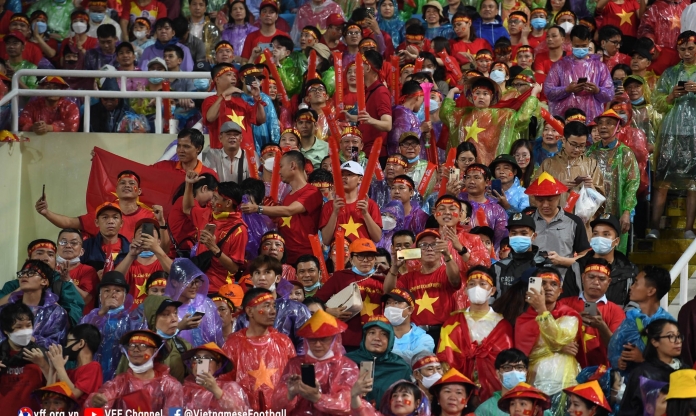 CĐV được nhận vé xem ĐT Việt Nam miễn phí