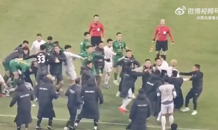 SỐC: Cầu thủ Trung Quốc và Thái Lan 'hỗn chiến' đầy bạo lực tại Cúp C1 châu Á