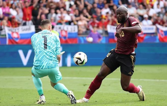 Lukaku đen đủi, Bỉ thua sốc trận ra quân Euro 2024