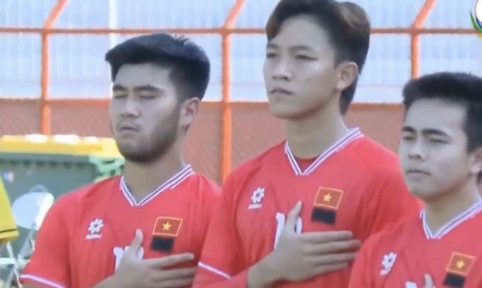 Xúc động: U19 Việt Nam mang băng tang thi đấu, AFF dành 1 phút mặc niệm