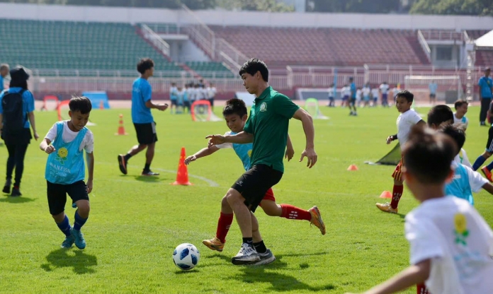 Công Phượng gặp đại diện LĐBĐ Nhật Bản