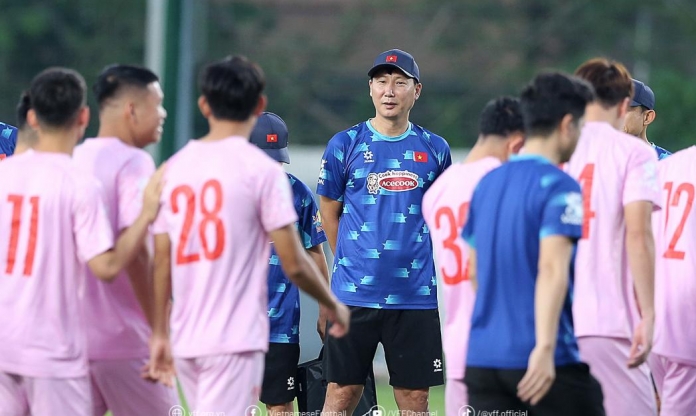 HLV Kim Sang Sik dùng 'chiêu tâm lý' cho ĐT Việt Nam trước AFF Cup