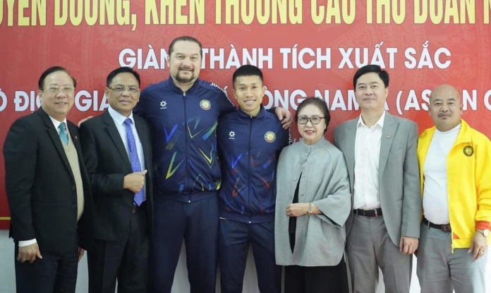 Doãn Ngọc Tân lần đầu được mừng công vô địch AFF Cup