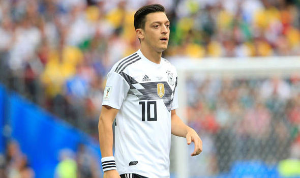 Lý do ‘động trời’ đằng sau việc Mesut Ozil bất ngờ ‘dự khán’ trận Tây Ban Nha - Đức