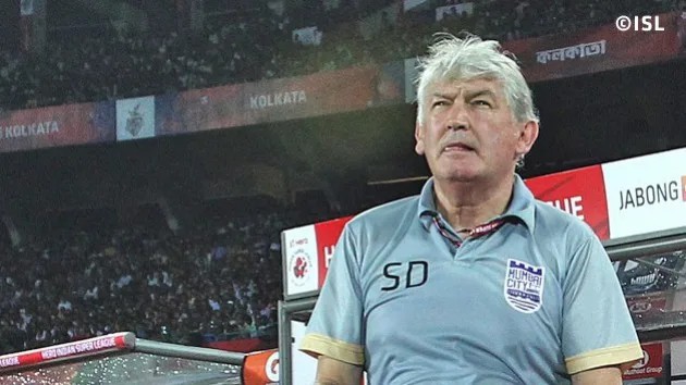 Chuyên gia Anh: ‘Đừng đặt nặng HCV, Việt Nam nên cử U18 dự SEA Games 32’