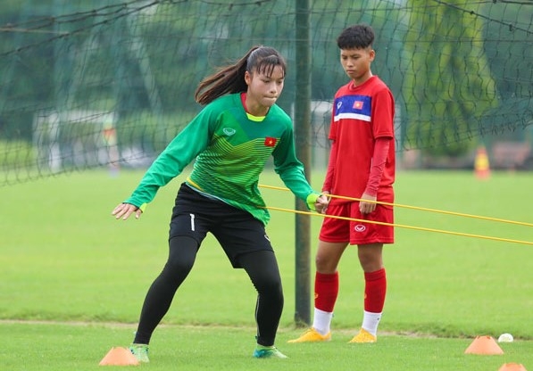 Thủ môn trẻ nhất ĐT nữ Việt Nam từng viết cam kết để xin đi tập bóng đá