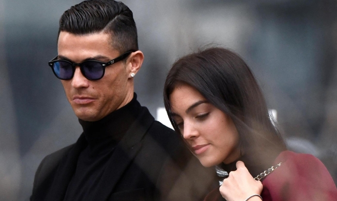 Ronaldo lại gây sốt vì độ 'chịu chơi'