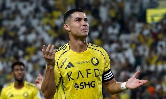 Al Nassr sẵn sàng loại bỏ Ronaldo