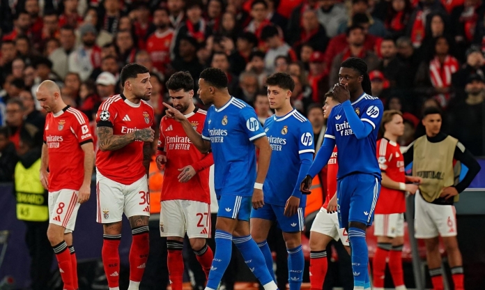 Cựu trọng tài Ngoại Hạng Anh bị chỉ trích vì phát ngôn về Vinicius