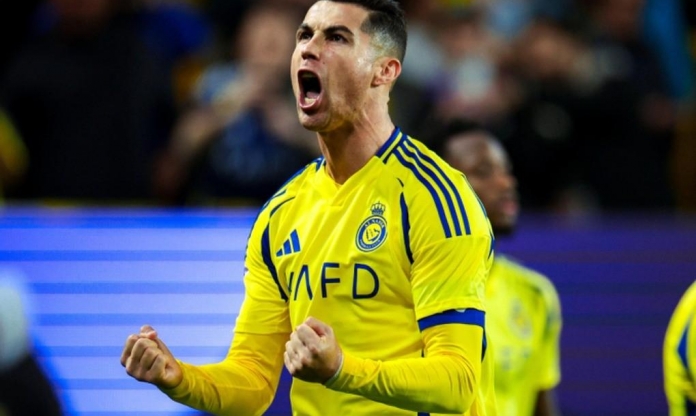 Quá vĩ đại, Ronaldo khiến đối thủ phải làm điều không tưởng