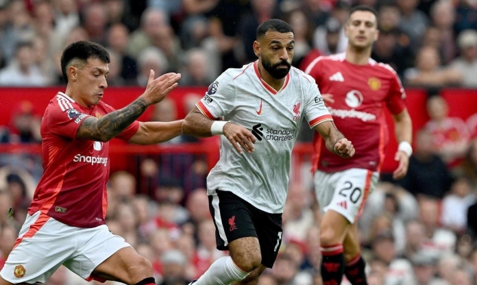 Liverpool đảo chiều lịch sử tại Old Trafford, thách thức Manchester United trong cuộc đua cuối mùa