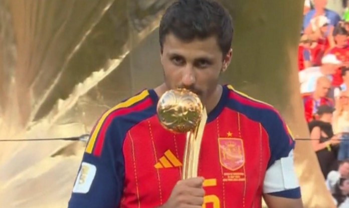Rodri vượt Messi, giành danh hiệu QBV World Cup 2026